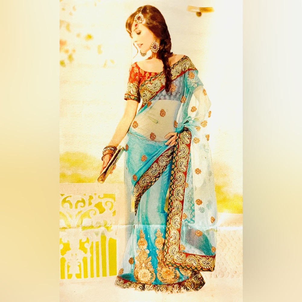 Traditional women’s saree sari dress grad wedding salwar kameez lehenga